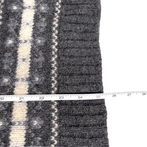 L.L. Bean womens small Fair isle grey 100% lambswool sweater women's medium - Picture 6 of 6